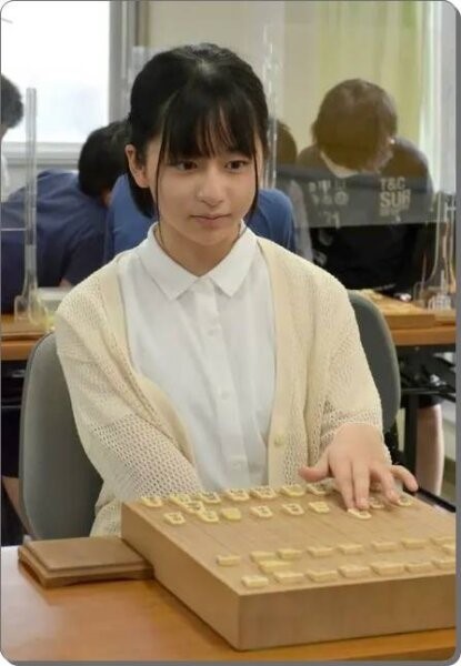 鎌田美礼の父親や母親も美人！？影山優香や森七菜に似てるかも画像比較！