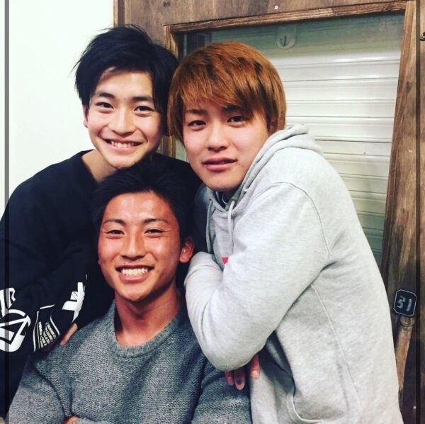 俳優の高橋文哉と実家の兄弟の顔画像（顔写真）