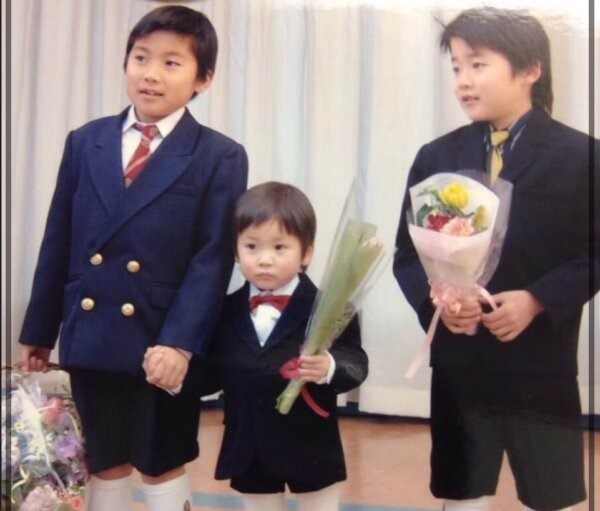 俳優の高橋文哉と実家の兄弟の顔画像（顔写真）