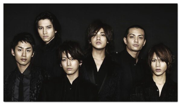旧ジャニーズ事務所のアイドルグループ「SixTONES」のメンバー、田中樹の兄、田中聖が所属していたKAT-TUN