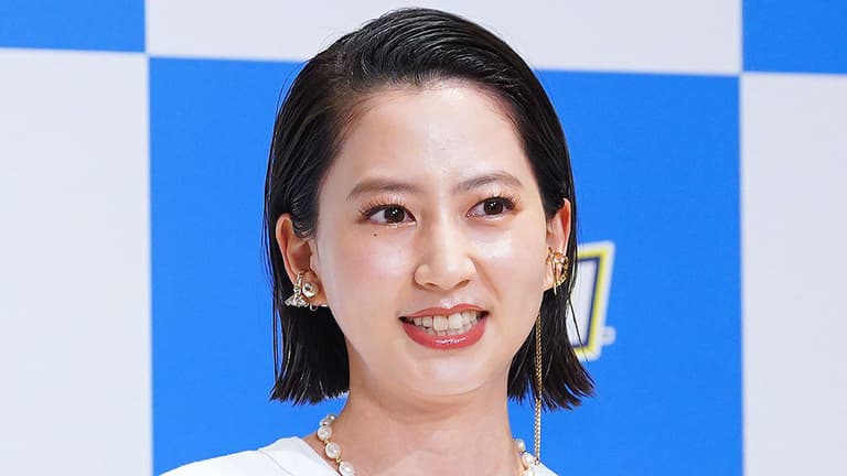 タレントの河北麻友子さん