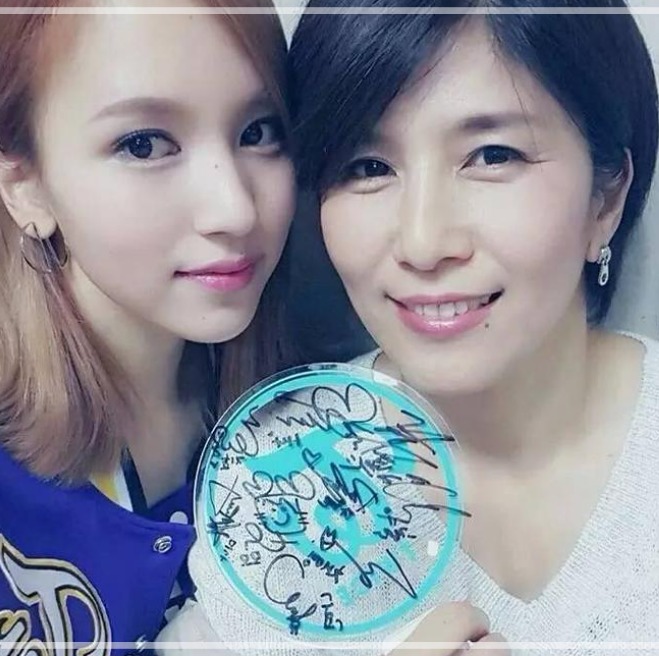 TWICEミナさんとお母さんの名井幸子さん