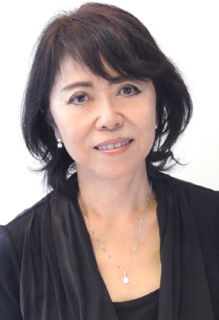 宮澤エマさんの母親