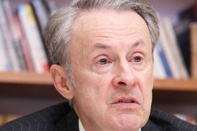 宮澤エマさんの父親