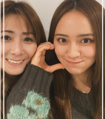 岡田結実さんと母