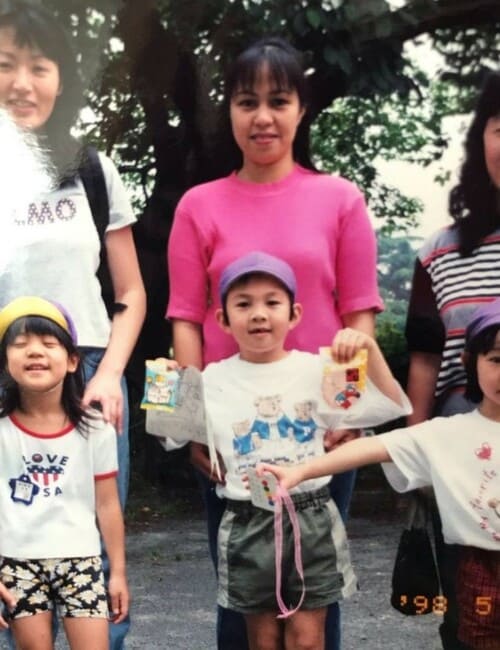 幼少時代の山崎康晃と母・ベリア