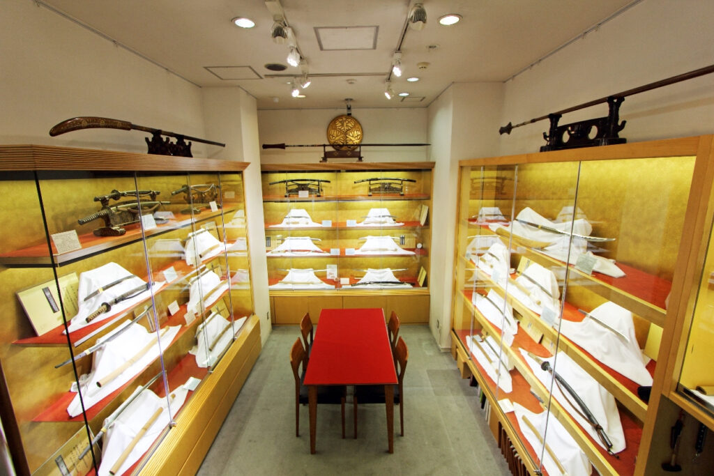 東京・銀座にある日本刀販売専門店「銀座長州屋」