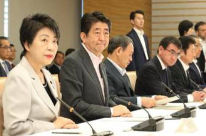 法務大臣時代の上川陽子と安倍晋三元内閣総理大臣