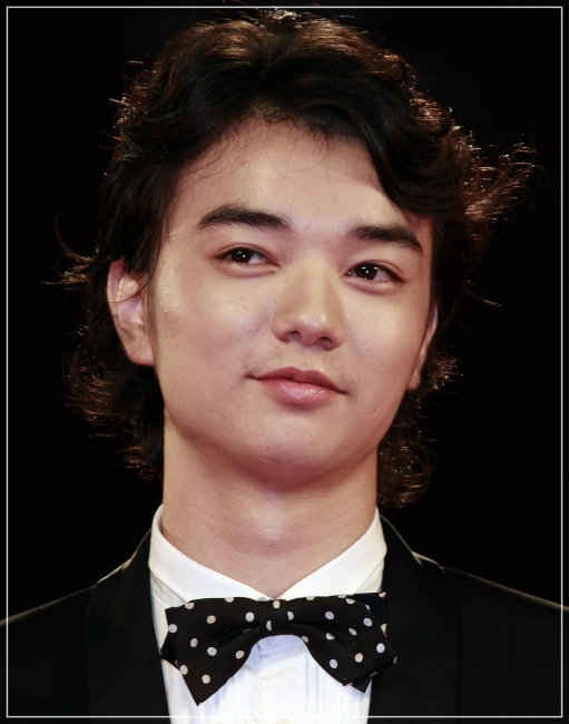 菊地凛子さん夫