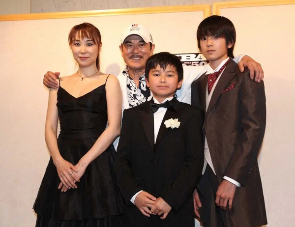 眞栄田郷敦と兄・姉・父