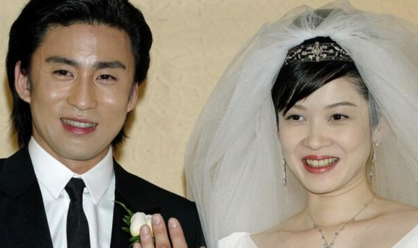 市川染五郎と妻である資産家令嬢のツーショット