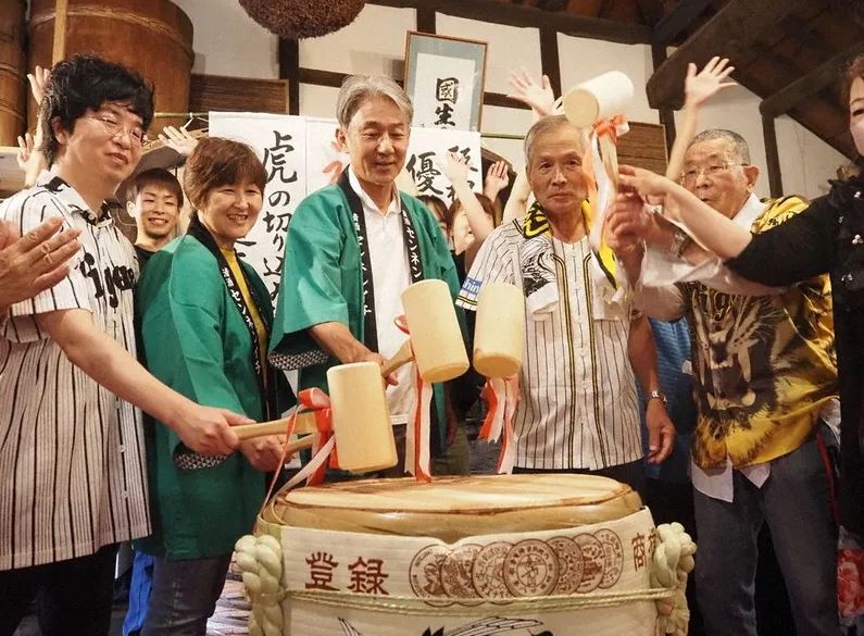 近本光司実家の母親画像